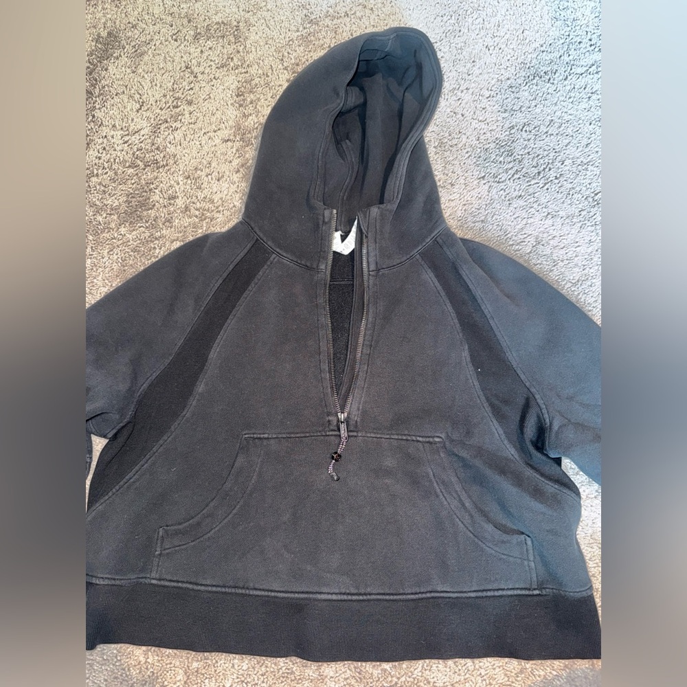 Lululemon cropped scuba hoodie